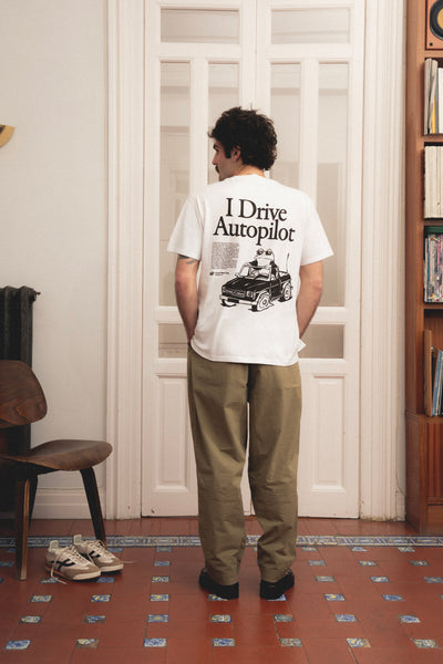 AUTOPILOT WHITE TEE