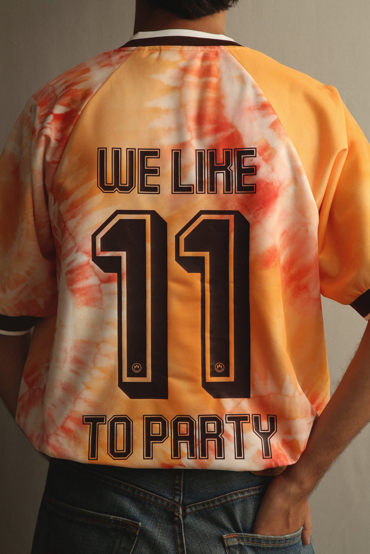 BLONDES FUSSBALLTRIKOT