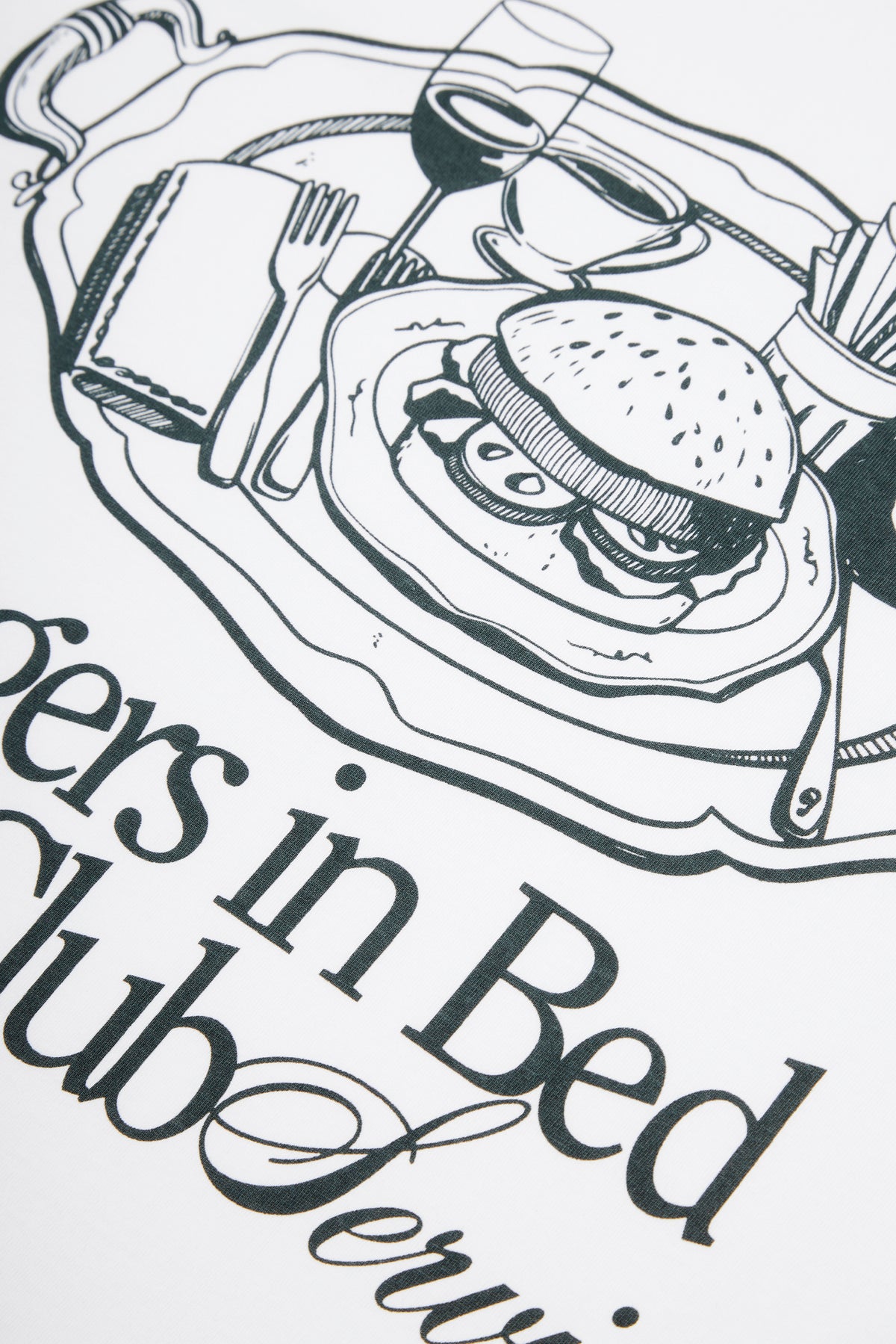 T-SHIRT GRÁFICA "BURGERS IN BED
