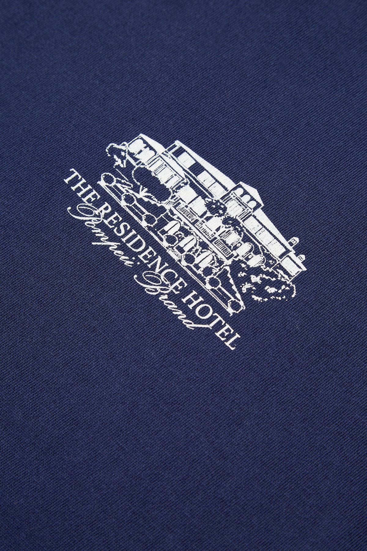 NAVY T-SHIRT COM GRÁFICO DE NOTAS DE HOTEL