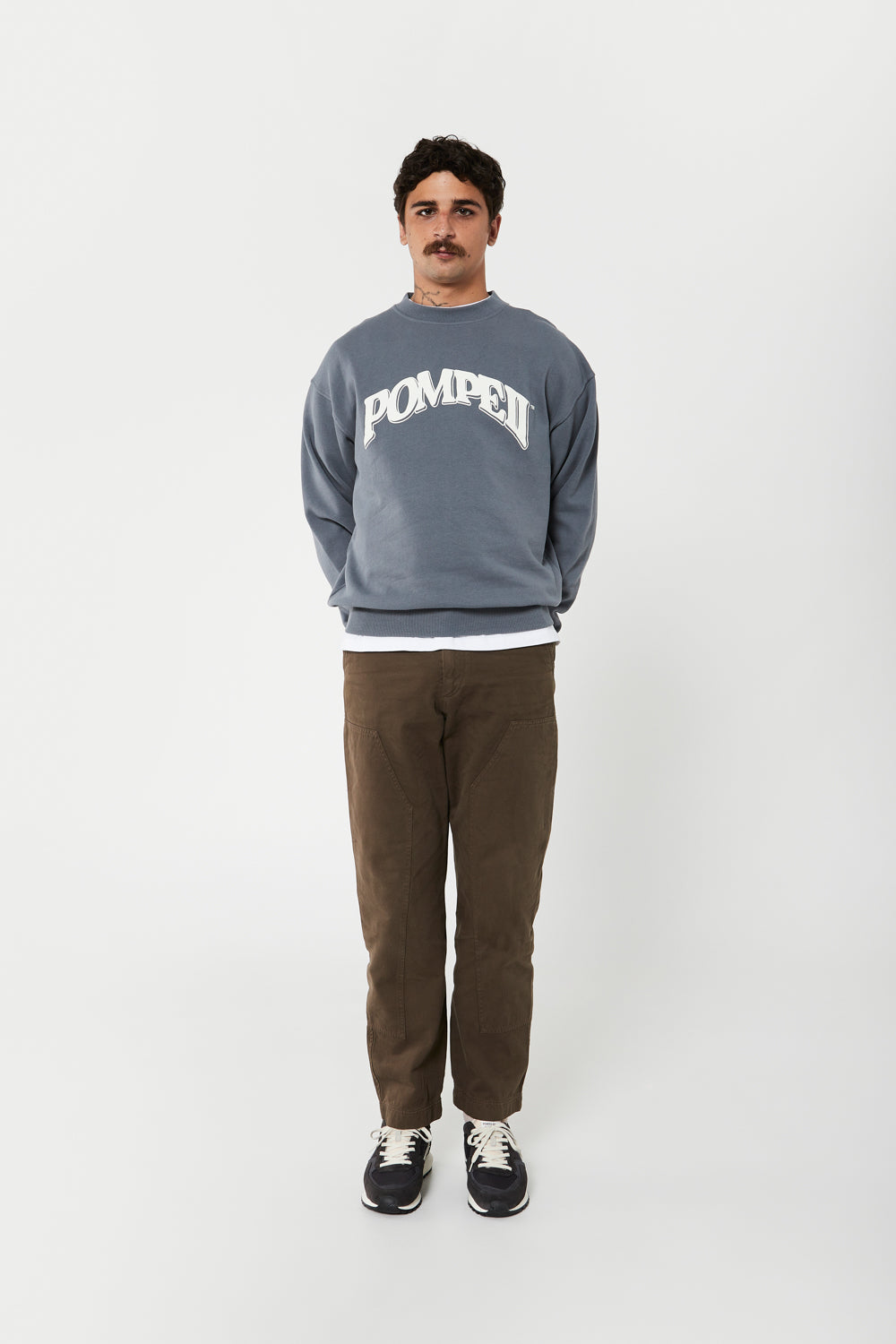 SLATE GRAPHIC CREWNECK