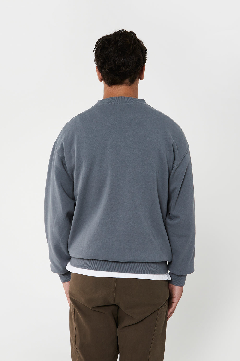 SLATE GRAPHIC CREWNECK