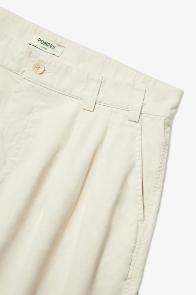 WIDE PLEATED PEARL SHORTS