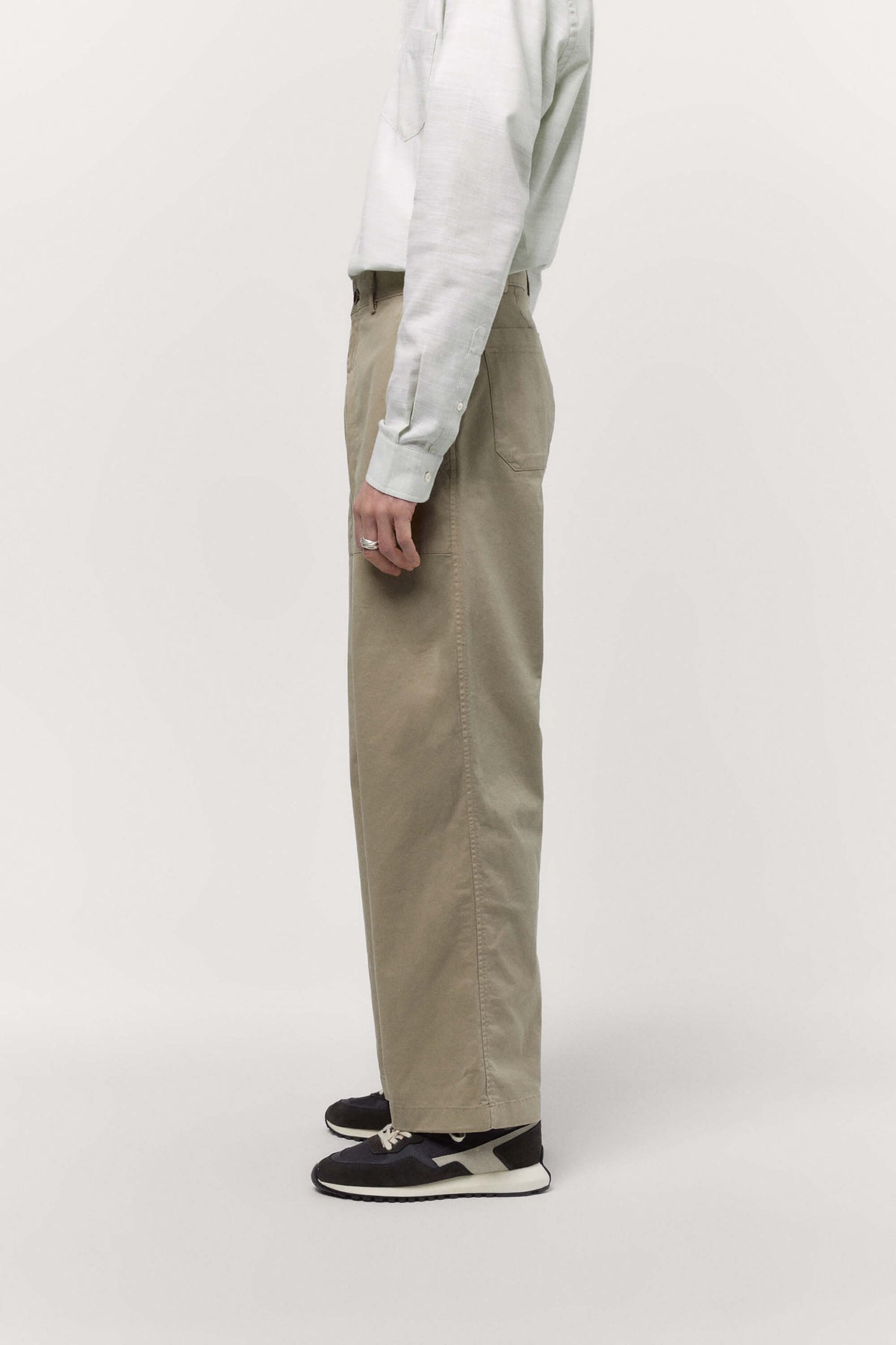 STRAIGHT FIT TROUSER